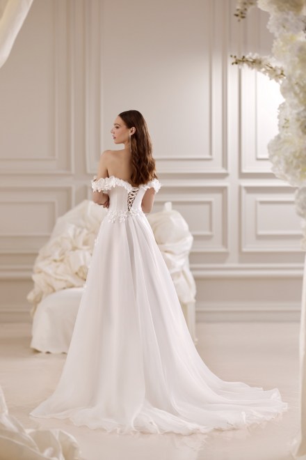 https://elisebride.ro/images/stories/virtuemart/product/Ada-03.jpg