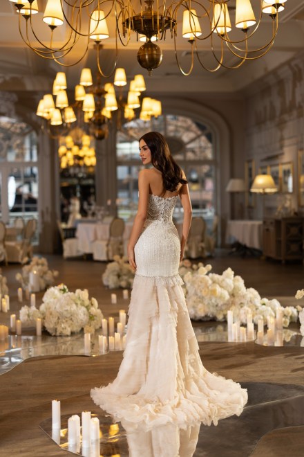 https://elisebride.ro/images/stories/virtuemart/product/Adeline3.jpg