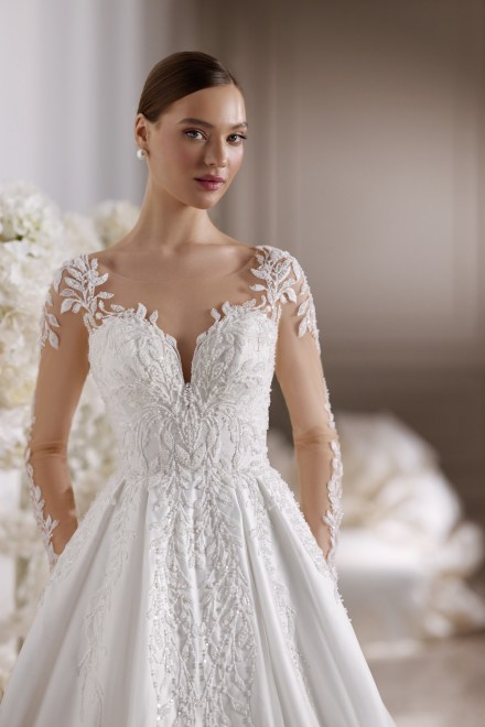 https://elisebride.ro/images/stories/virtuemart/product/Adina-01.jpg