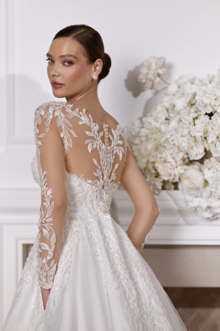 https://elisebride.ro/images/stories/virtuemart/product/Adina-03.jpg