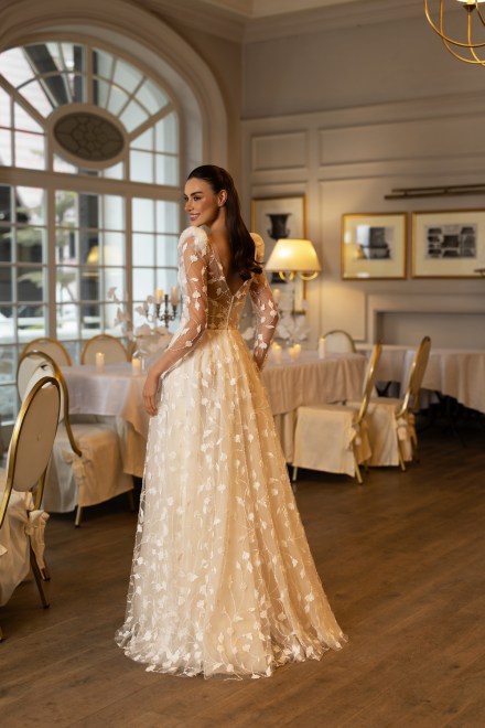 https://elisebride.ro/images/stories/virtuemart/product/Aliona4.jpg