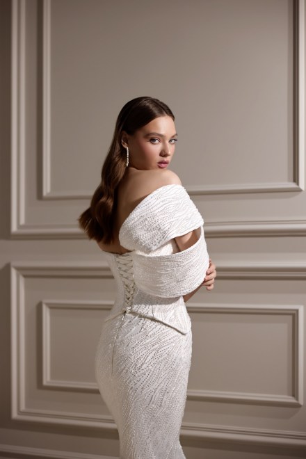 https://elisebride.ro/images/stories/virtuemart/product/Edena4.jpg