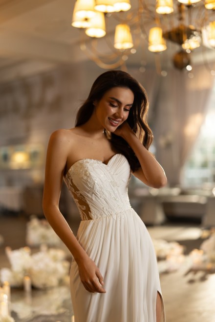 https://elisebride.ro/images/stories/virtuemart/product/Elora2.jpg