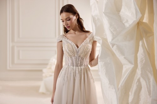 https://elisebride.ro/images/stories/virtuemart/product/Erica1.jpg