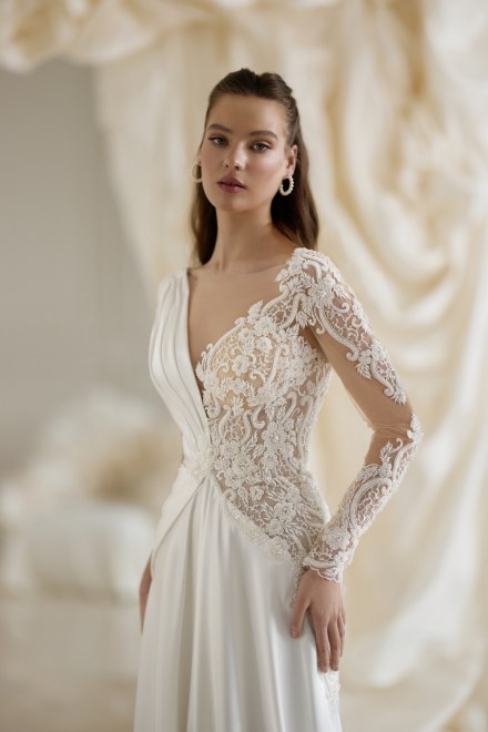 https://elisebride.ro/images/stories/virtuemart/product/Felicia1.jpg