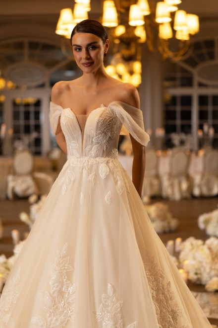 https://elisebride.ro/images/stories/virtuemart/product/Gardenia2.jpg