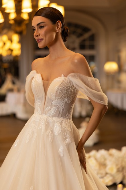 https://elisebride.ro/images/stories/virtuemart/product/Gardenia3.jpg