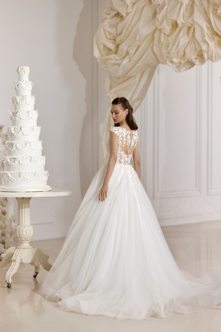 https://elisebride.ro/images/stories/virtuemart/product/Gloria2.jpg