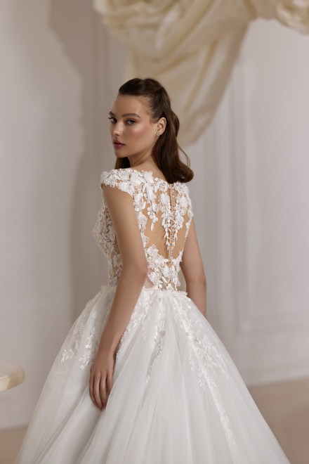 https://elisebride.ro/images/stories/virtuemart/product/Gloria3.jpg