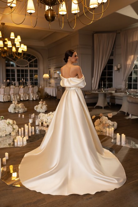 https://elisebride.ro/images/stories/virtuemart/product/Ivy5.jpg
