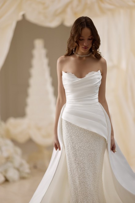https://elisebride.ro/images/stories/virtuemart/product/Julia3.jpg