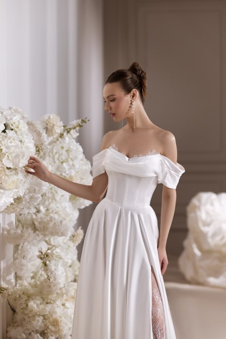 https://elisebride.ro/images/stories/virtuemart/product/Linda1.jpg
