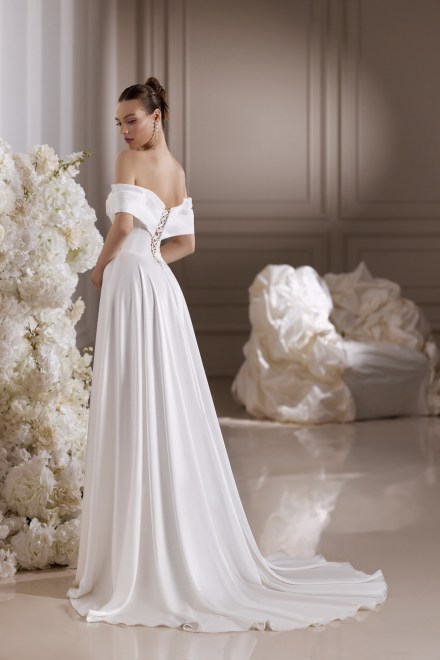 https://elisebride.ro/images/stories/virtuemart/product/Linda2.jpg
