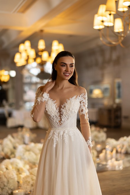 https://elisebride.ro/images/stories/virtuemart/product/Marlenka2.jpg