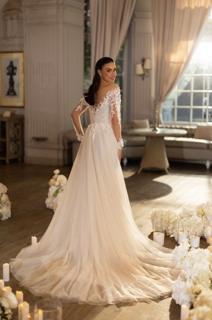 https://elisebride.ro/images/stories/virtuemart/product/Marlenka4.jpg