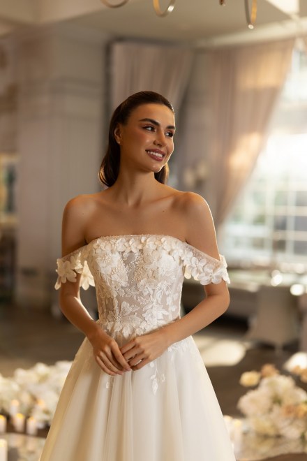 https://elisebride.ro/images/stories/virtuemart/product/Nerissa2.jpg