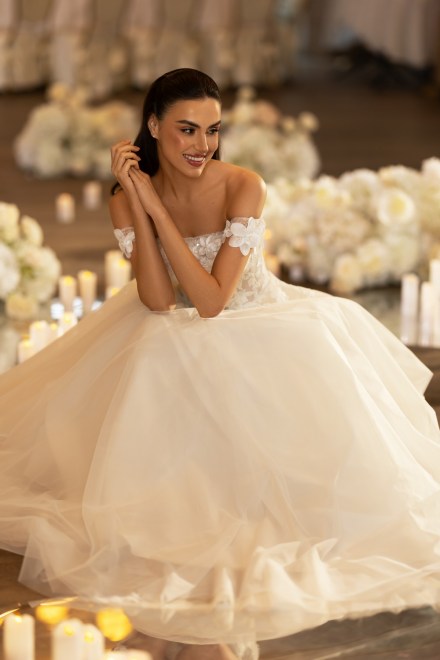 https://elisebride.ro/images/stories/virtuemart/product/Nerissa5.jpg