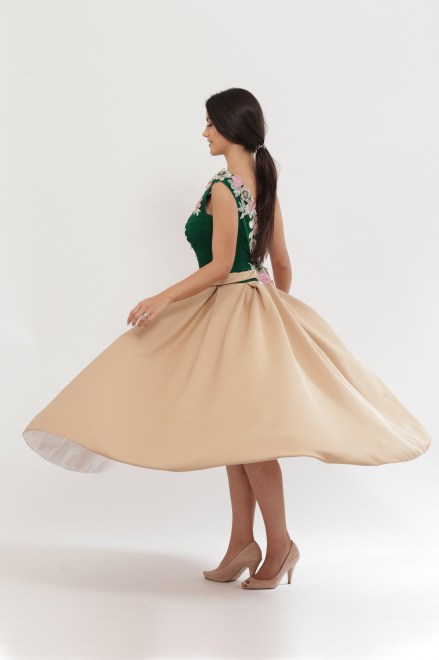 https://elisebride.ro/images/stories/virtuemart/product/VWD_DV_17_c.jpg