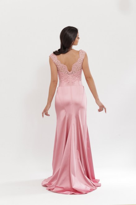https://elisebride.ro/images/stories/virtuemart/product/VWD_DV_19_c.jpg
