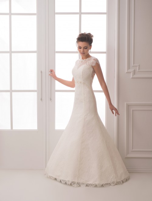 https://elisebride.ro/images/stories/virtuemart/product/VWD_EZ_07_b48.jpg