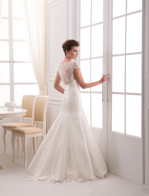https://elisebride.ro/images/stories/virtuemart/product/VWD_EZ_07_c91.jpg