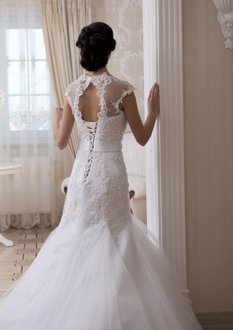 https://elisebride.ro/images/stories/virtuemart/product/VWD_EZ_22_c.jpg
