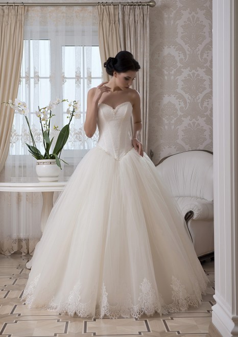 https://elisebride.ro/images/stories/virtuemart/product/VWD_EZ_31_b.jpg