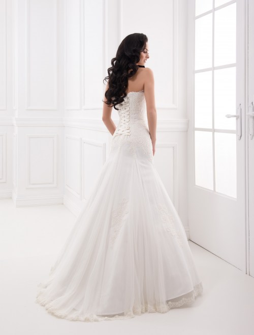 https://elisebride.ro/images/stories/virtuemart/product/VWD_FN_31_c.jpg