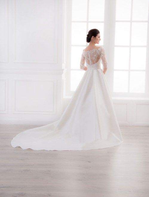 https://elisebride.ro/images/stories/virtuemart/product/VWD_IM_03_c66.jpg