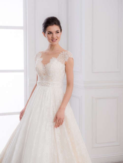 https://elisebride.ro/images/stories/virtuemart/product/VWD_IM_06_b86.jpg