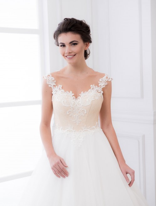 https://elisebride.ro/images/stories/virtuemart/product/VWD_IM_11_b91.jpg