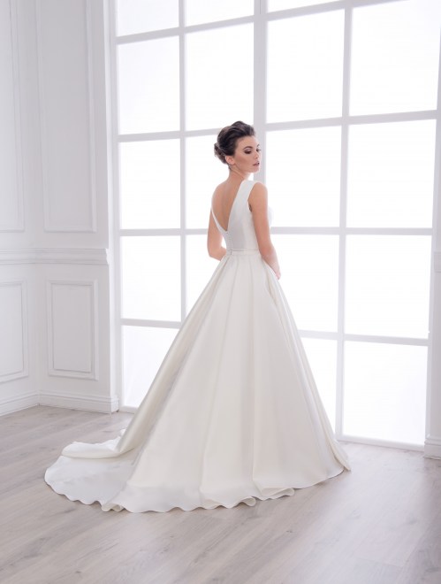 https://elisebride.ro/images/stories/virtuemart/product/VWD_IM_15_c88.jpg