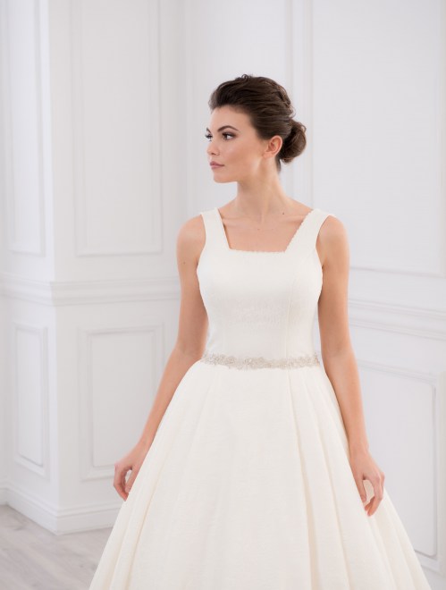 https://elisebride.ro/images/stories/virtuemart/product/VWD_IM_17_b93.jpg