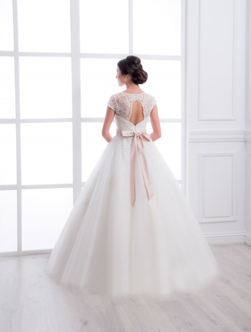 https://elisebride.ro/images/stories/virtuemart/product/VWD_IM_20_c50.jpg