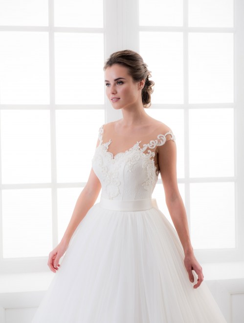 https://elisebride.ro/images/stories/virtuemart/product/VWD_IM_26_b70.jpg