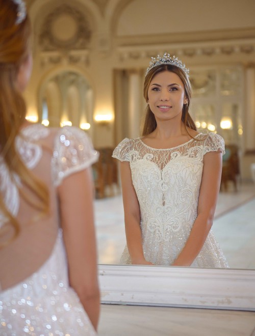 https://elisebride.ro/images/stories/virtuemart/product/VWD_IN_03_b.jpg
