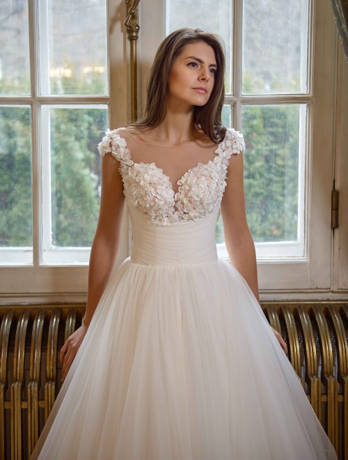 https://elisebride.ro/images/stories/virtuemart/product/VWD_IN_14_b.jpg