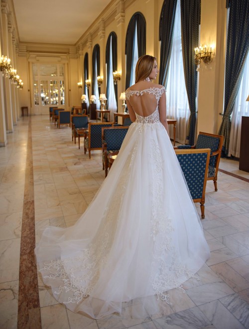 https://elisebride.ro/images/stories/virtuemart/product/VWD_IN_22_c.jpg