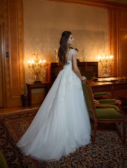 https://elisebride.ro/images/stories/virtuemart/product/VWD_IN_27_c.jpg