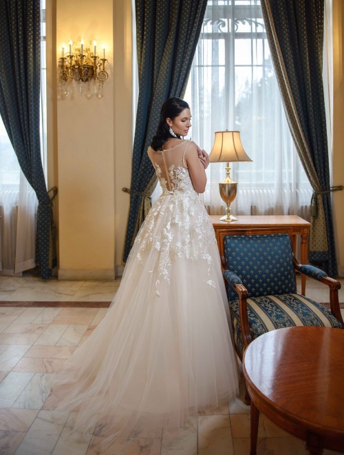 https://elisebride.ro/images/stories/virtuemart/product/VWD_IN_30_c.jpg