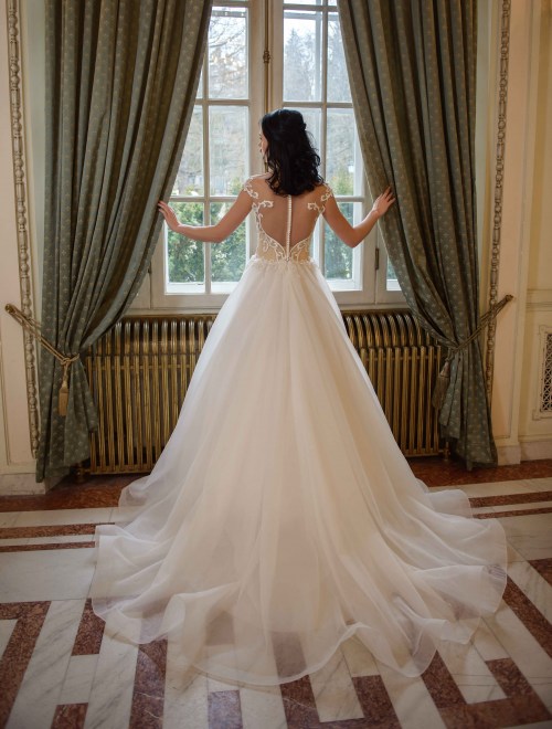 https://elisebride.ro/images/stories/virtuemart/product/VWD_IN_31_c.jpg
