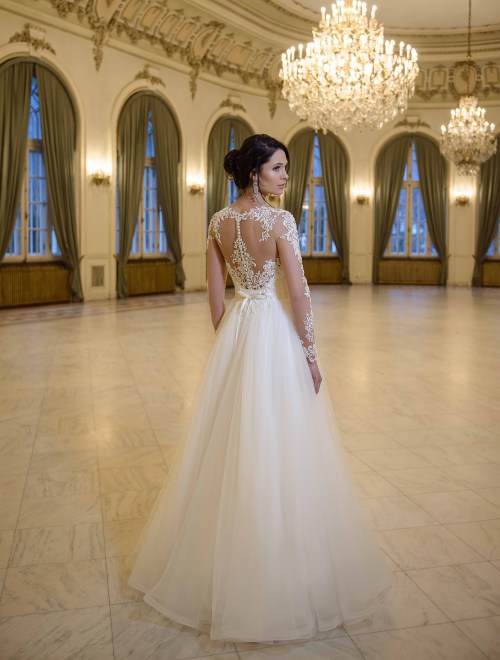 https://elisebride.ro/images/stories/virtuemart/product/VWD_IN_35_c.jpg