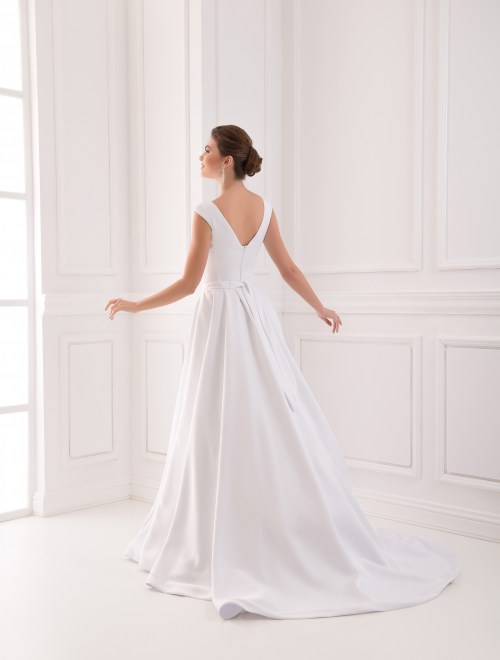 https://elisebride.ro/images/stories/virtuemart/product/VWD_IP_05_c66.jpg