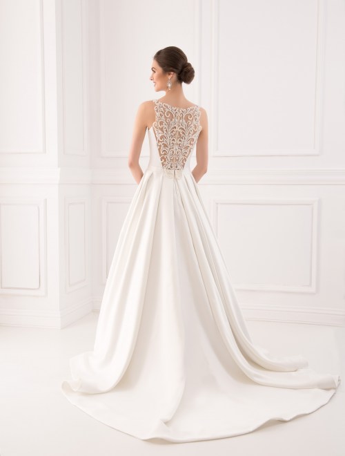 https://elisebride.ro/images/stories/virtuemart/product/VWD_IP_06_c.jpg