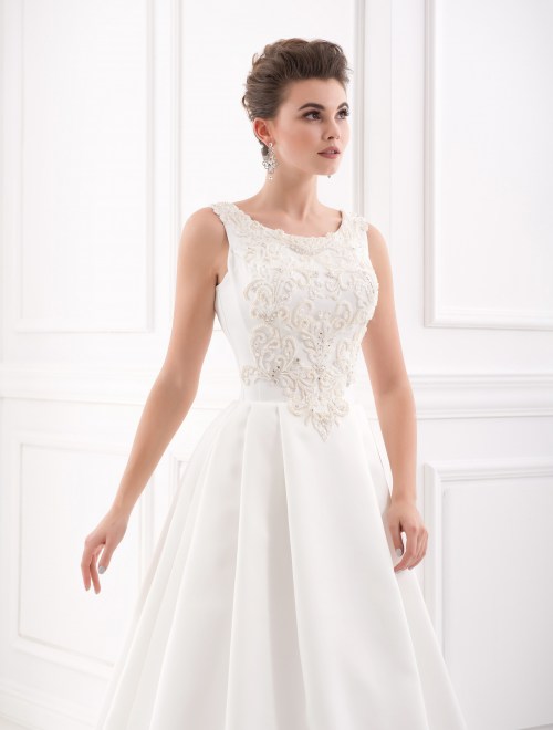 https://elisebride.ro/images/stories/virtuemart/product/VWD_IP_07_b80.jpg