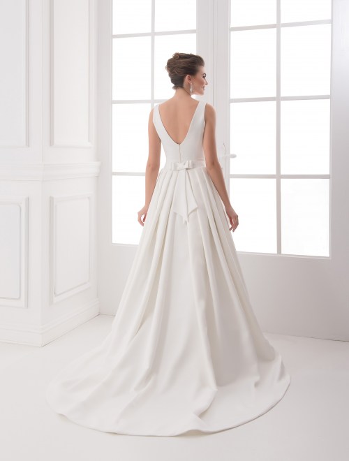 https://elisebride.ro/images/stories/virtuemart/product/VWD_IP_07_c68.jpg