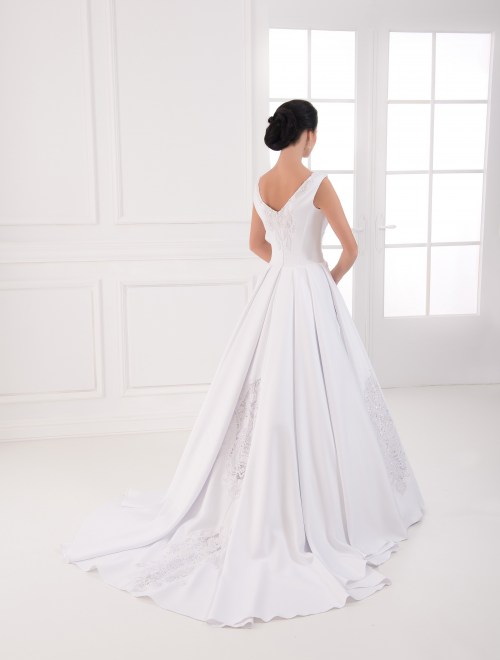 https://elisebride.ro/images/stories/virtuemart/product/VWD_IP_08_c.jpg