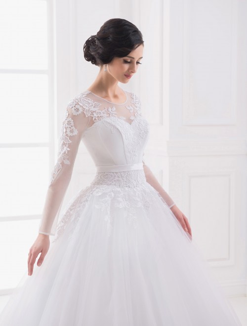 https://elisebride.ro/images/stories/virtuemart/product/VWD_IP_09_b.jpg