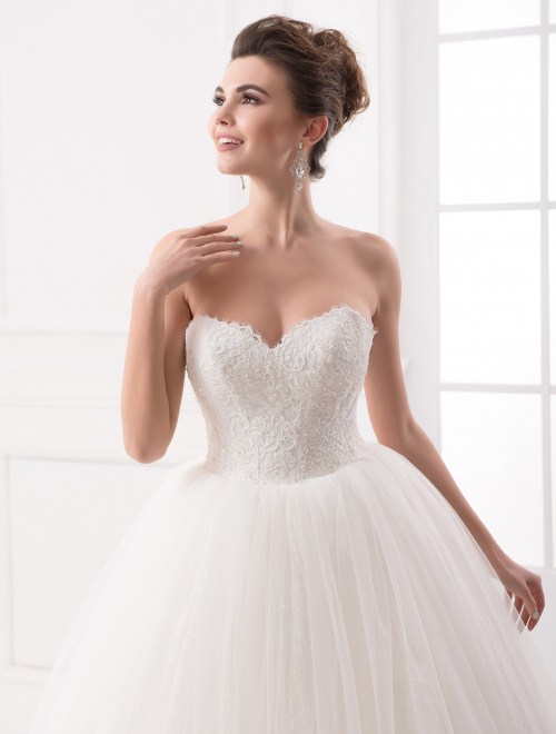 https://elisebride.ro/images/stories/virtuemart/product/VWD_IP_10_b29.jpg