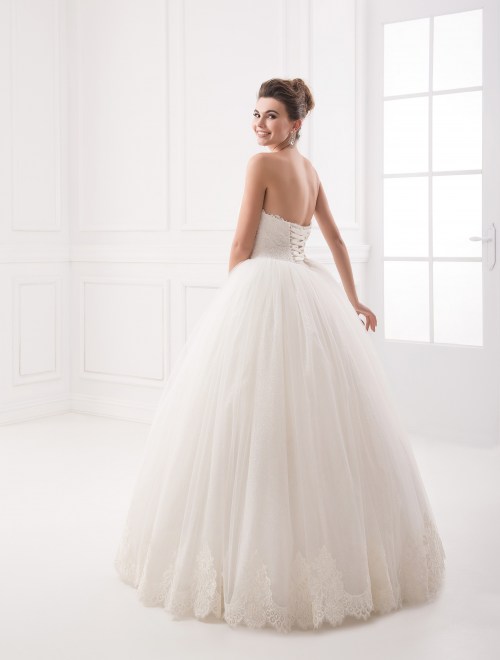 https://elisebride.ro/images/stories/virtuemart/product/VWD_IP_10_c55.jpg